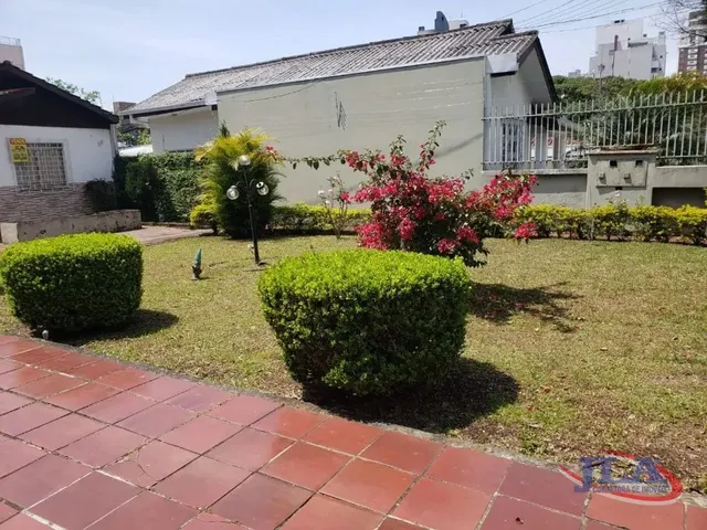 Terreno à venda, no bairro Ahú em Curitiba