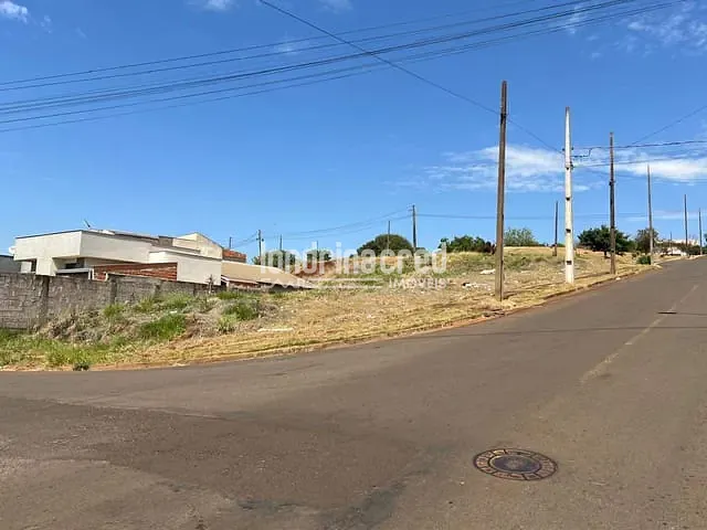 Terreno com 632m², à venda, no bairro Colinas em Londrina