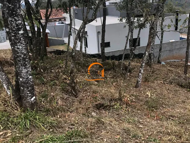 Terreno com 830m², à venda, no bairro Estância Santa Maria do Laranjal em Atibaia