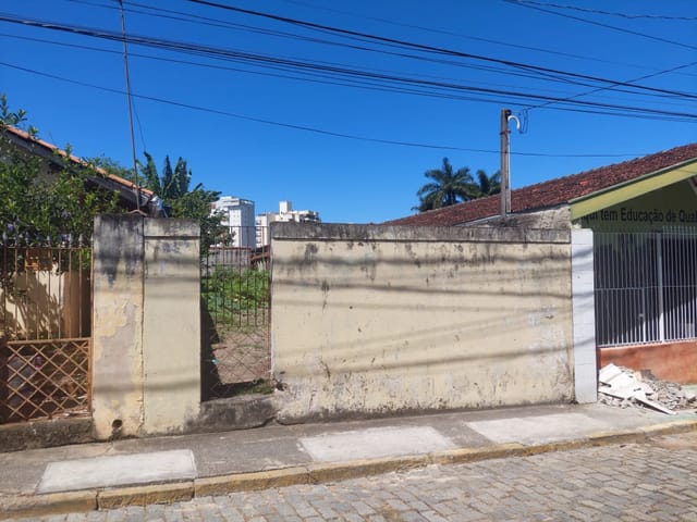 Terreno com 243m², à venda, no bairro Jardim Boa Vista em Pindamonhangaba