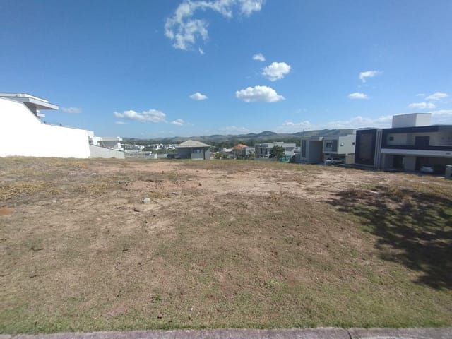 Terreno com 600m², à venda, no bairro Colinas do Paratehy em São José dos Campos