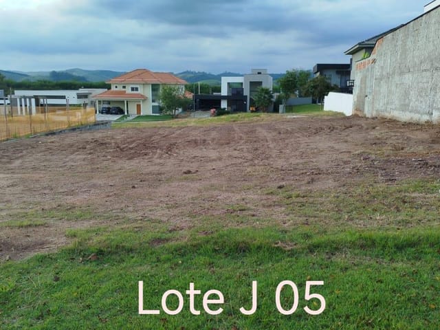 Terreno com 600m², à venda, no bairro Colinas do Paratehy em São José dos Campos