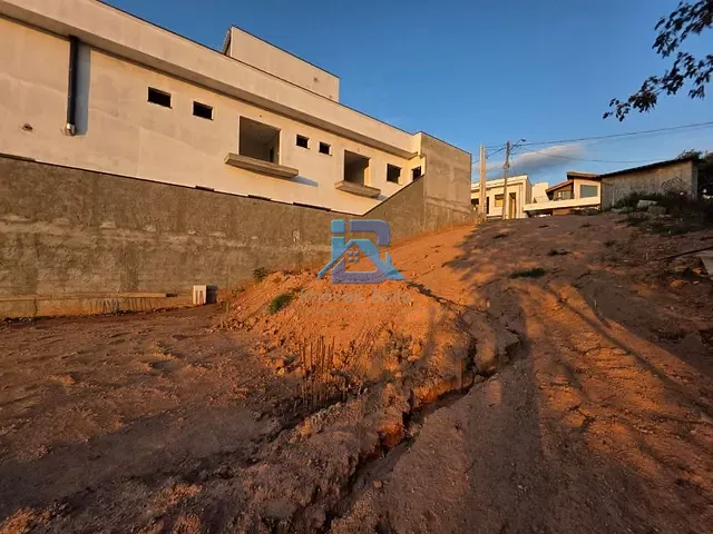 Terreno com 480m², à venda, no bairro Vila Pasti em Louveira