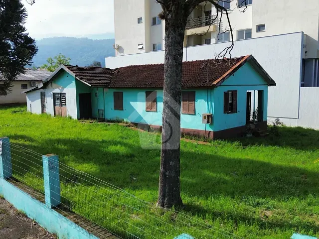 Terreno com 674m², à venda, no bairro centro em Westfalia