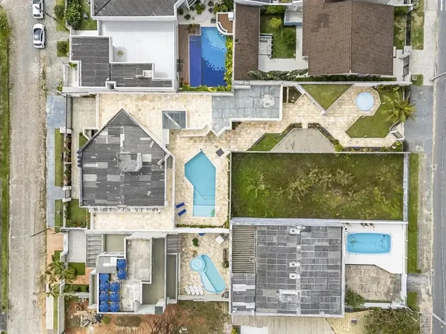 Terreno com 1110m² 5 quartos e 2 banheiros, à venda, no bairro Centro em Guaratuba