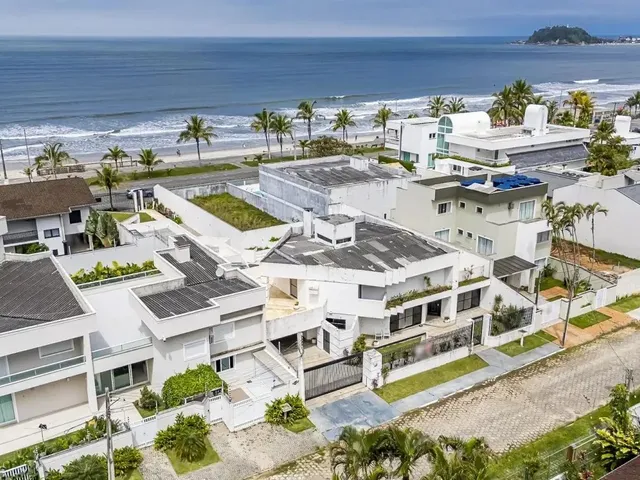 Terreno com 1110m² 5 quartos e 2 banheiros, à venda, no bairro Centro em Guaratuba