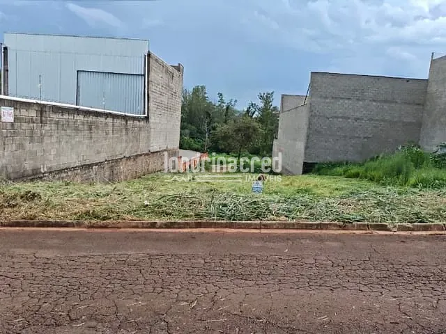 Terreno com 302m², à venda, no bairro Jardim Marissol em Londrina