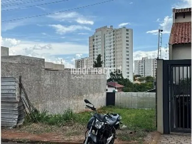 Terreno com 372m², à venda, no bairro Caravelle em Londrina