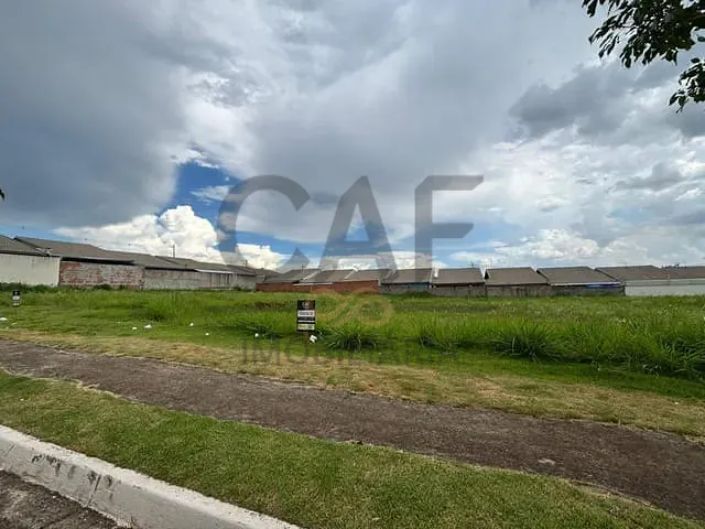 Terreno com 505m², à venda, no bairro Residencial Van Den Broek em Holambra