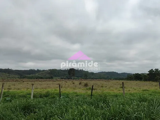 Terreno com 20000m², à venda, no bairro Jardim Emília em Jacareí