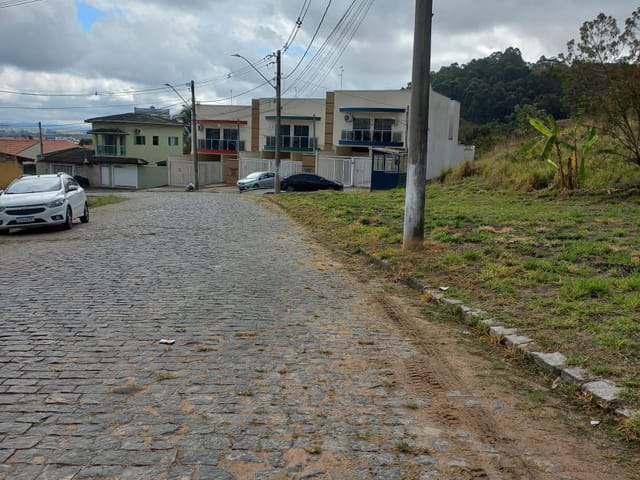 Terreno com 297m², à venda, no bairro São Geraldo em Aparecida