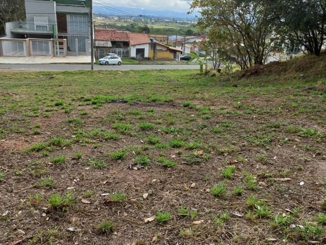 Terreno com 297m², à venda, no bairro São Geraldo em Aparecida
