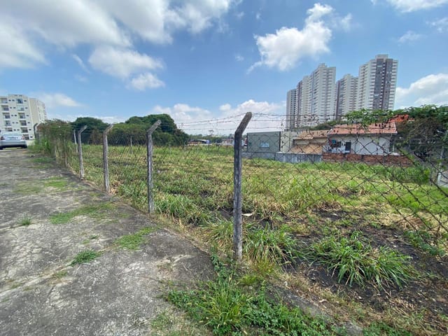 Terreno com 750m², à venda, no bairro Chacara Guisard em Taubaté