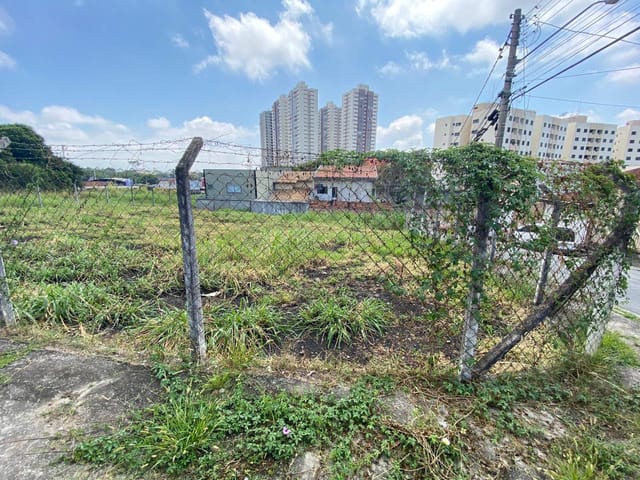 Terreno com 750m², à venda, no bairro Chacara Guisard em Taubaté