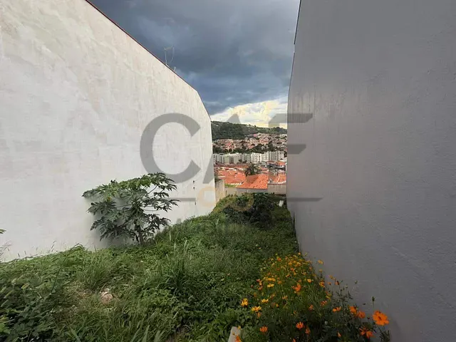 Terreno com 228m², à venda, no bairro Parque Rodrigues em Amparo
