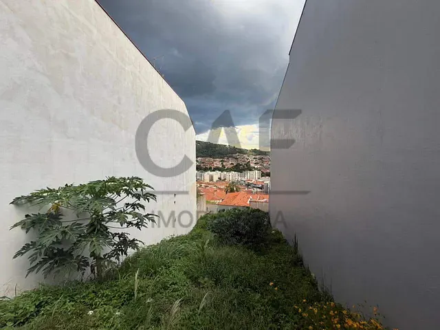 Terreno com 228m², à venda, no bairro Parque Rodrigues em Amparo