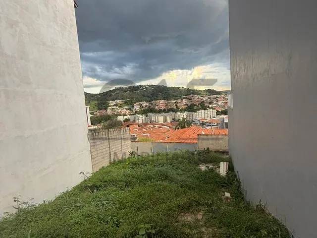 Terreno com 228m², à venda, no bairro Parque Rodrigues em Amparo