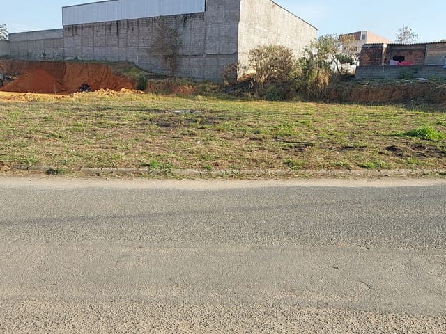 Terreno com 147m², à venda, no bairro Cidade Nova em Pindamonhangaba