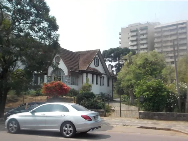 Terreno com 1589m², à venda, no bairro Centro Cívico em Curitiba