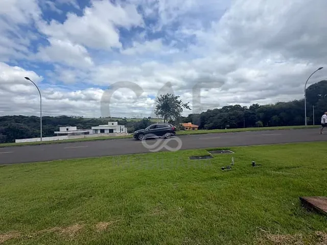 Terreno com 469m², à venda, no bairro Reserva Santa Izabel em Jaguariúna