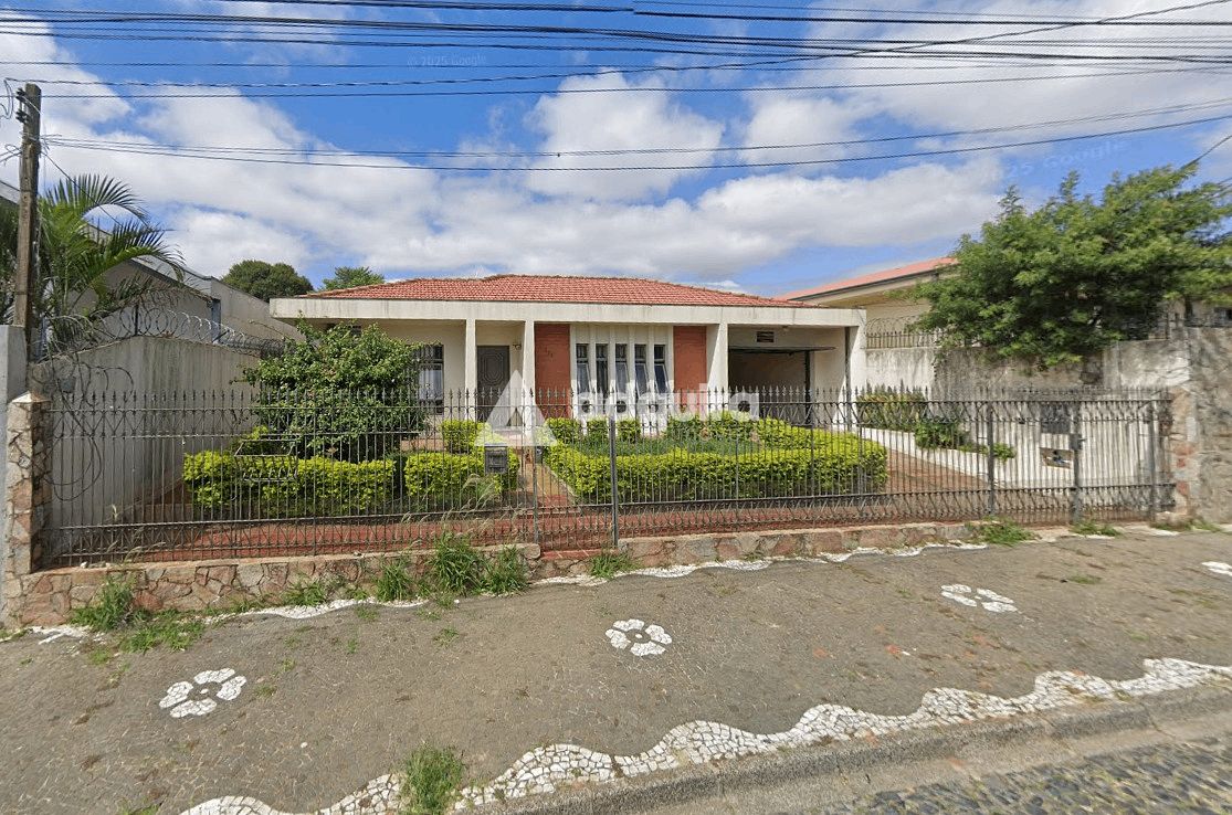 Casa à venda com 3 quartos, 169m² - Foto 1