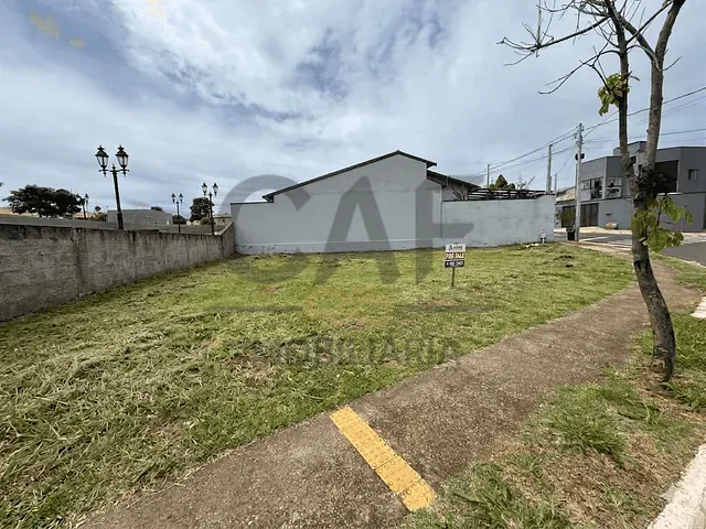 Terreno com 188m², à venda, no bairro Residencial Van Den Broek em Holambra