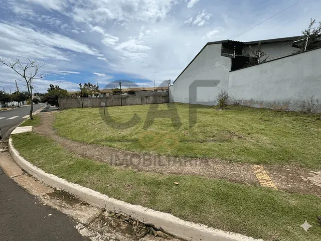 Terreno com 188m², à venda, no bairro Residencial Van Den Broek em Holambra