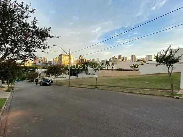 Terreno com 448m², à venda, no bairro Jardim Eltonville em Sorocaba