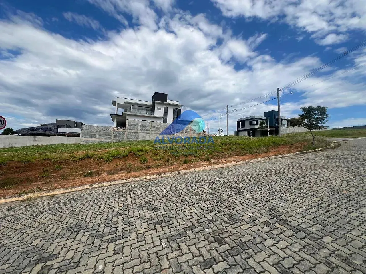Terreno, 611 m² - Foto 1