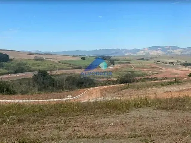 Terreno com 339m², à venda, no bairro Piedade em Caçapava