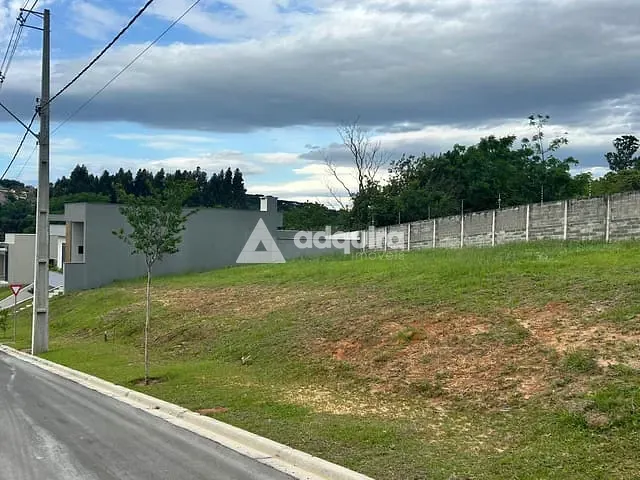 Terreno com 275m², à venda, no bairro Orfãs em Ponta Grossa