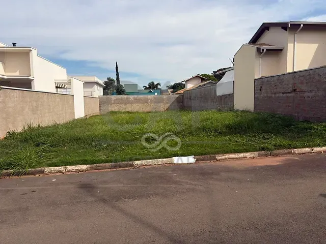 Terreno com 371m², à venda, no bairro Parque Residencial Nova Holanda em Holambra