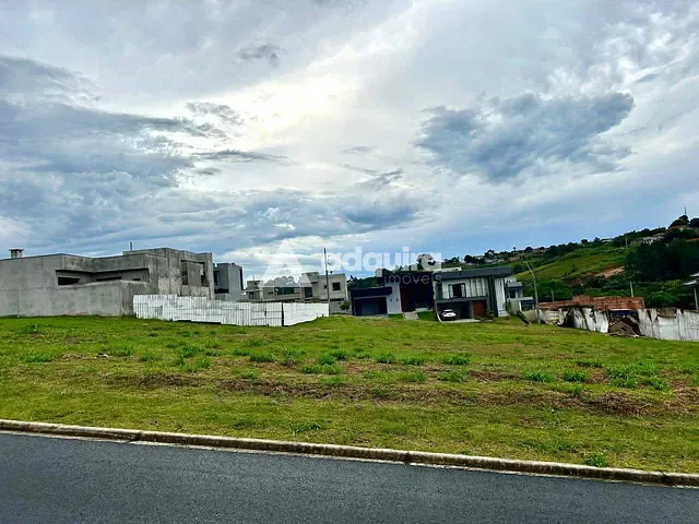 Terreno com 328m², à venda, no bairro Orfãs em Ponta Grossa