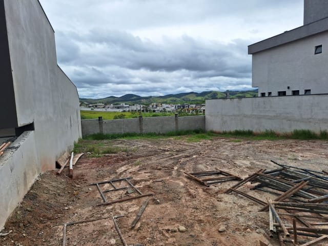 Terreno com 451m², à venda, no bairro Condomínio Residencial Monaco em São José dos Campos