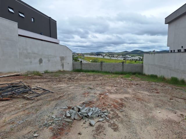 Terreno com 451m², à venda, no bairro Condomínio Residencial Monaco em São José dos Campos