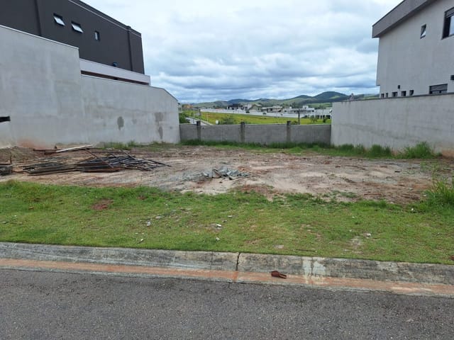 Terreno com 451m², à venda, no bairro Condomínio Residencial Monaco em São José dos Campos