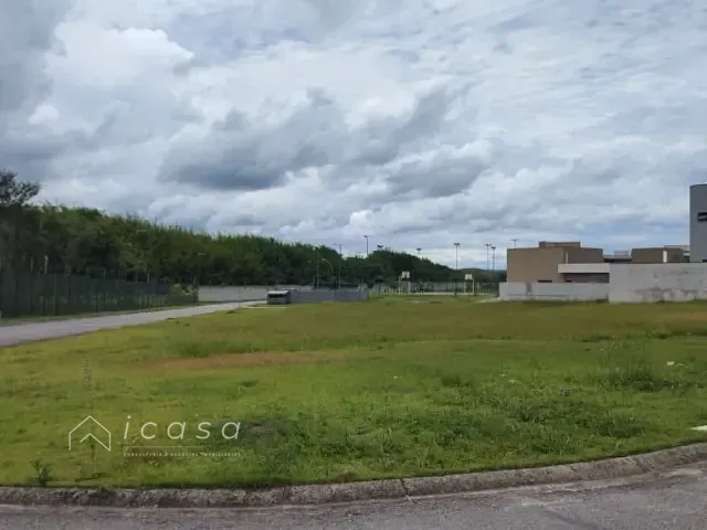 Terreno com 758m², à venda, no bairro Condomínio Residencial Colinas do Paratehy em São José dos Campos