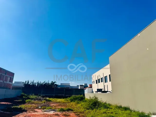 Terreno com 540m², à venda, no bairro Centro em Holambra