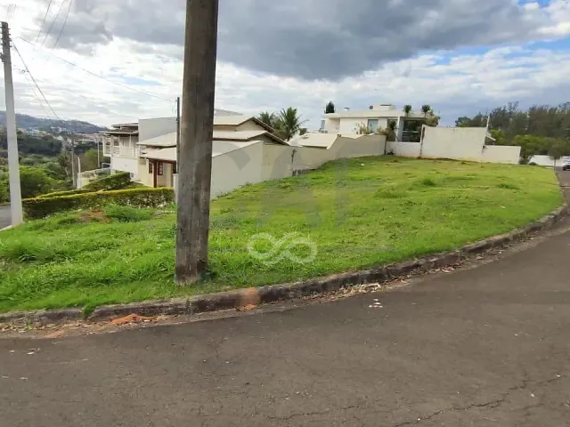 Terreno com 501m², à venda, no bairro Colinas de São Pedro em Pedreira