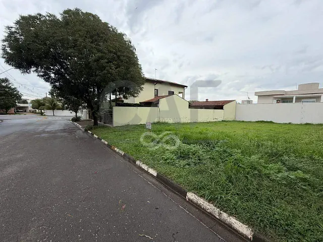 Terreno com 435m², à venda, no bairro NOVA HOLANDA em Holambra