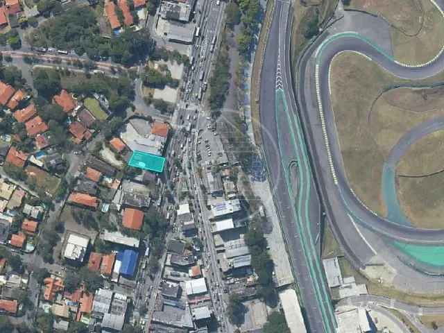 Terreno com 526m², à venda, no bairro Interlagos em São Paulo