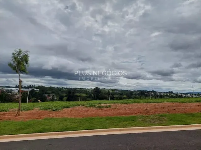 Terreno com 332m², à venda, no bairro Alphaville Nova Esplanada em Votorantim