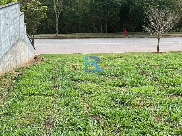 Terreno com 382m², à venda, no bairro Residencial Fazenda Santa Rosa em Itatiba