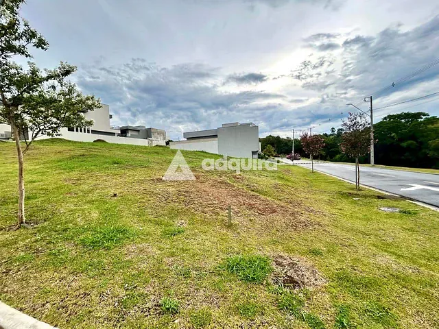 Terreno com 411m², à venda, no bairro Orfãs em Ponta Grossa