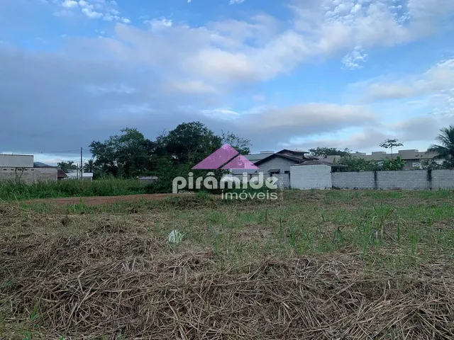 Terreno com 360m², à venda, no bairro massaguaçu em Caraguatatuba