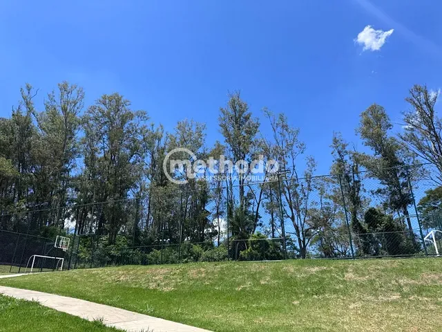 Terreno com 400m², à venda, no bairro Colinas do Castelo em Jaguariúna