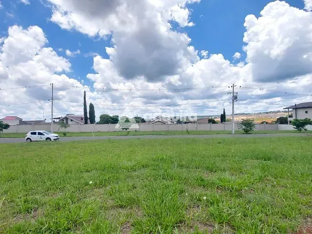 Terreno com 252m², à venda, no bairro Uvaranas em Ponta Grossa