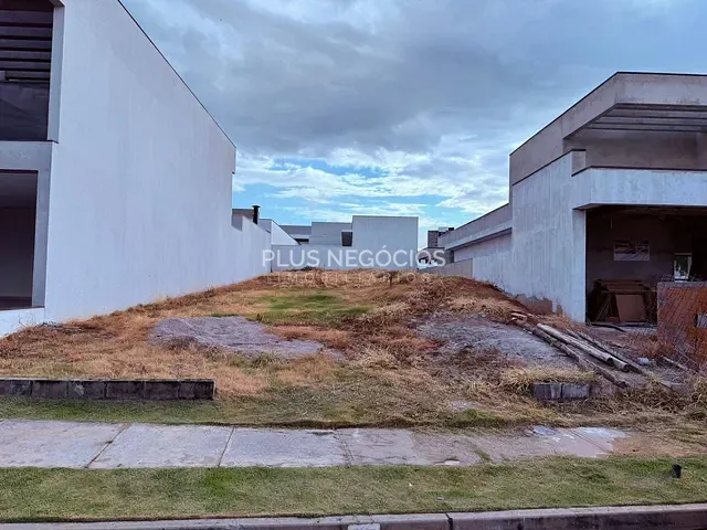 Terreno com 330m², à venda, no bairro Jardim Emília em Sorocaba