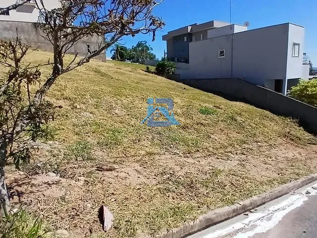 Terreno com 450m², à venda, no bairro Residencial Fazenda Serrinha em Itatiba