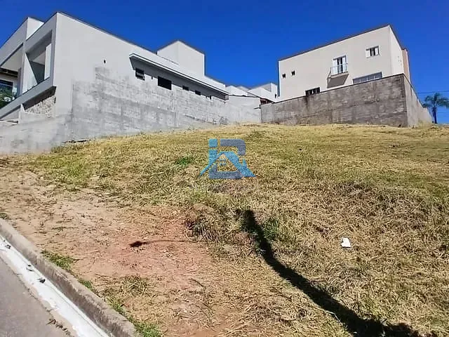 Terreno com 450m², à venda, no bairro Residencial Fazenda Serrinha em Itatiba
